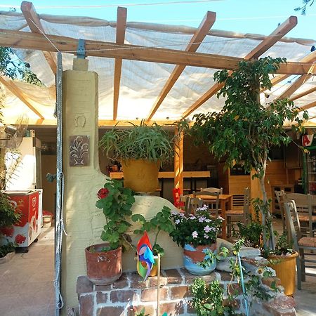 Aposperitis Rooms & Apartments Кіні Екстер'єр фото