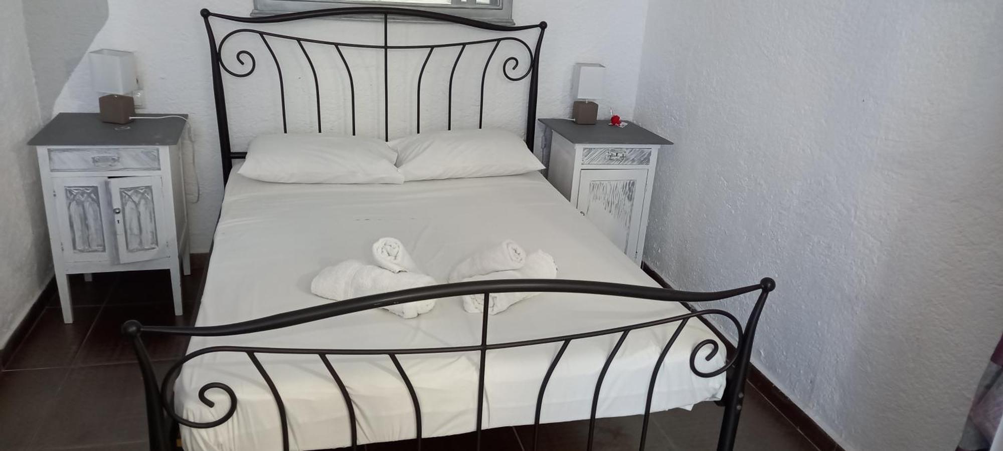 Aposperitis Rooms & Apartments Кіні Екстер'єр фото