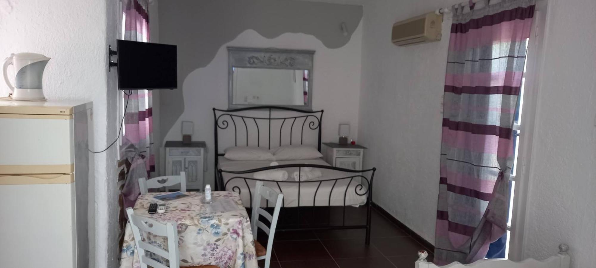 Aposperitis Rooms & Apartments Кіні Екстер'єр фото