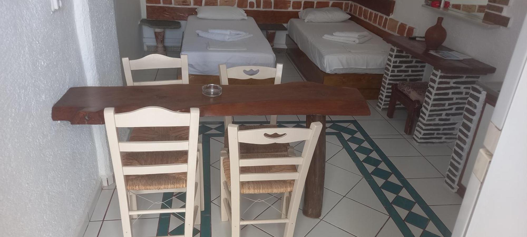 Aposperitis Rooms & Apartments Кіні Екстер'єр фото