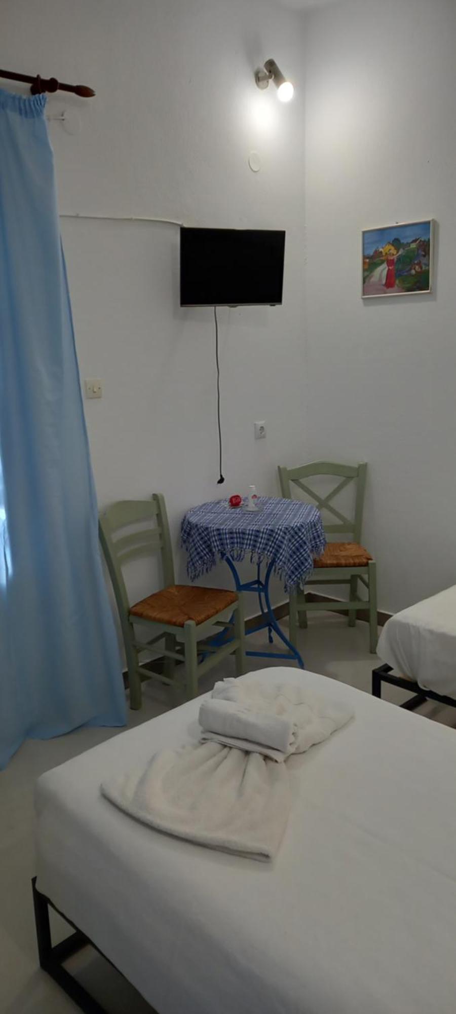 Aposperitis Rooms & Apartments Кіні Екстер'єр фото